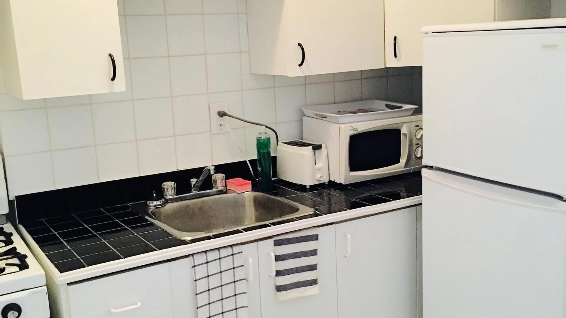 Stylish Montreal Apartment Comfortable Stay In The Golden Square Mile