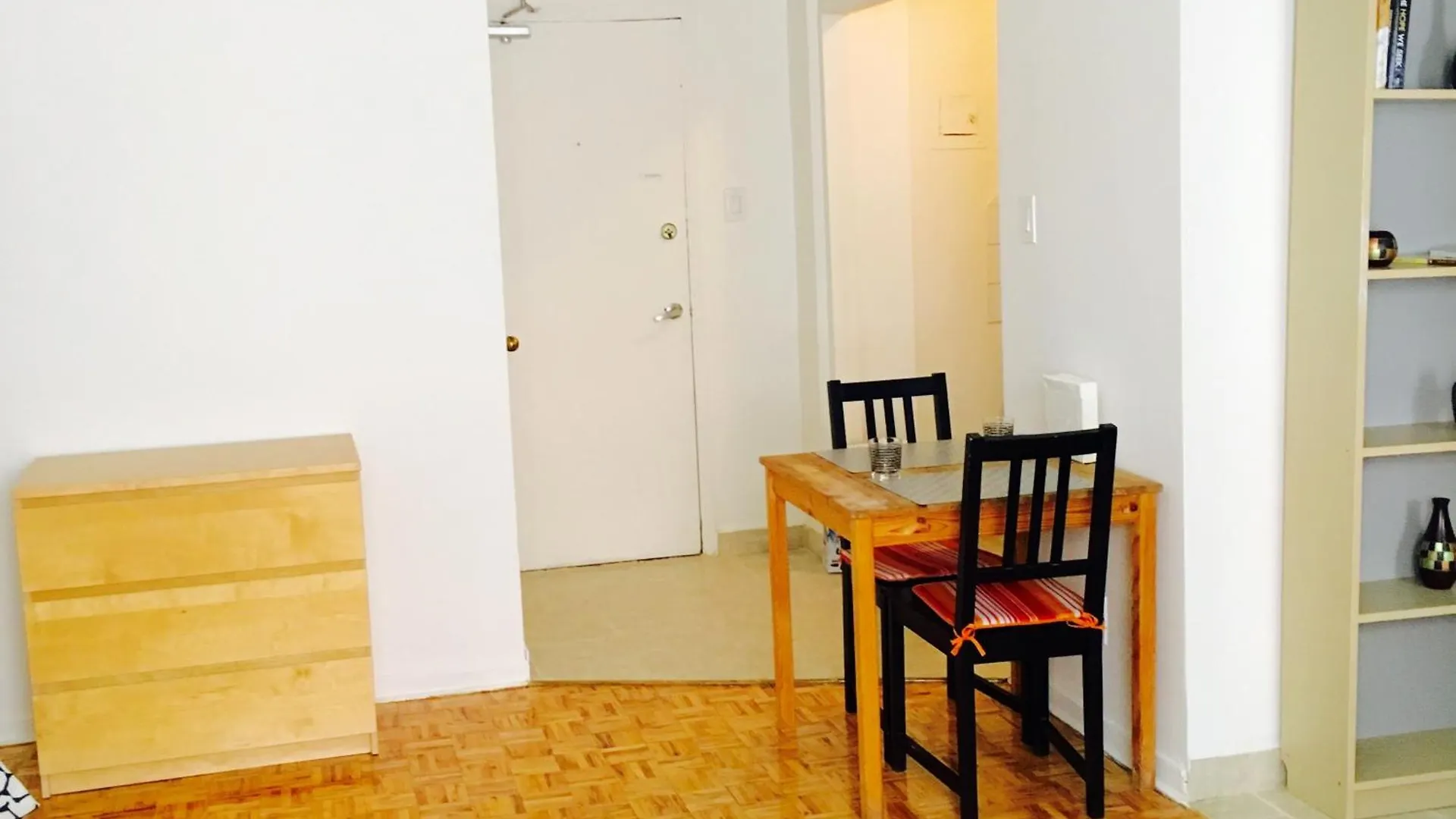 Stylish Montreal Apartment Comfortable Stay In The Golden Square Mile